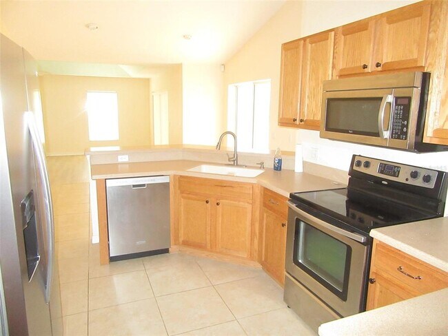 Building Photo - 8171 Rocliff Ave