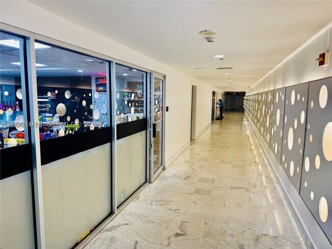 Building Photo - 1000 West Dr