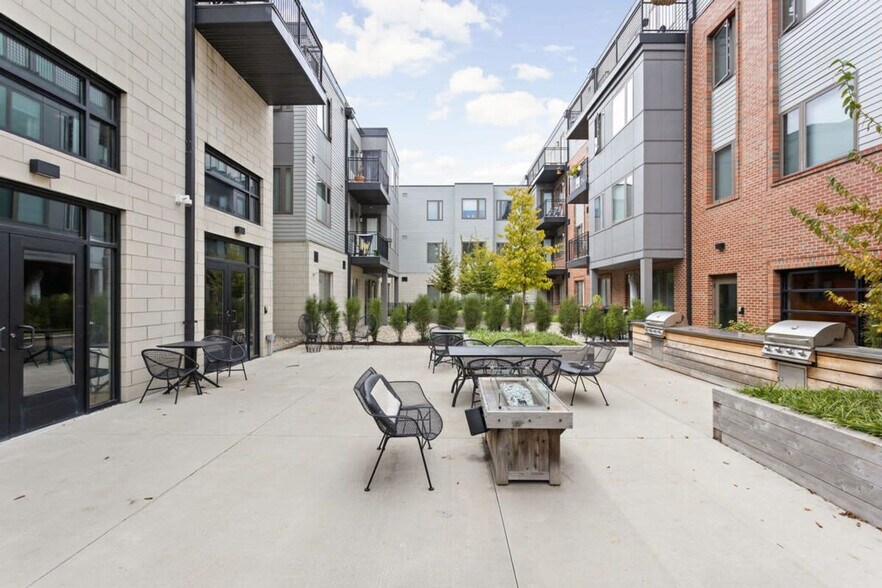 Building Photo - 5858 N College Ave