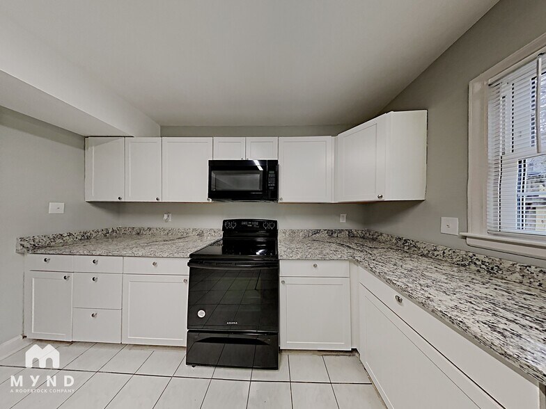 Building Photo - 7316 Woodstream Dr
