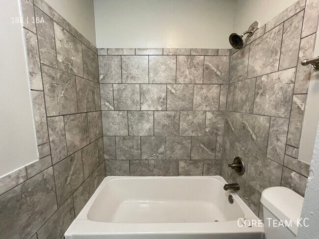 Building Photo - 3633 Walnut St