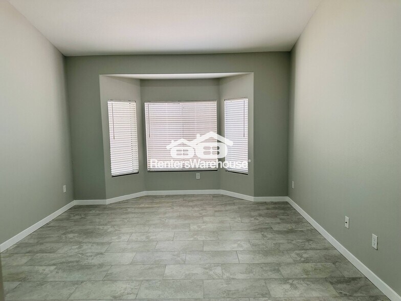 Building Photo - 14107 W Wagon Wheel Dr