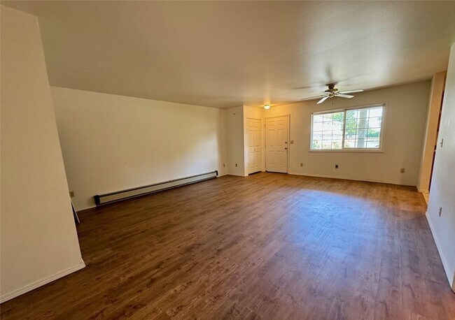 Building Photo - Gorgeous 2-Bedroom, 1-Bathroom Condo for Rent