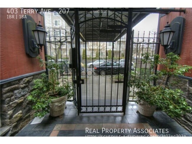 Building Photo - 403 Terry Ave