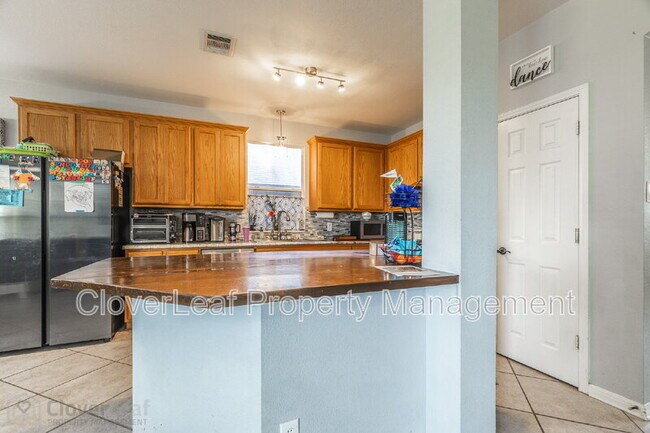 Building Photo - 2806 Cascade Mist