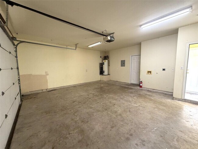 Building Photo - 1512 S Medina St