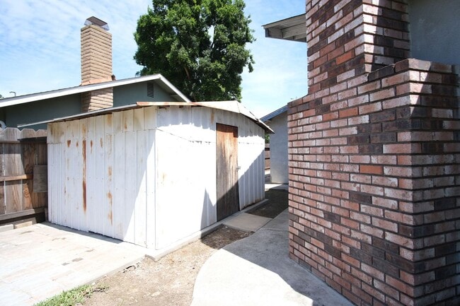 Building Photo - Cozy 3-Bedroom, 2-Bath Home