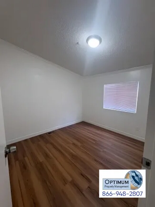 Building Photo - Fully Remodeled 3BD/2BA Home on Spacious Lot