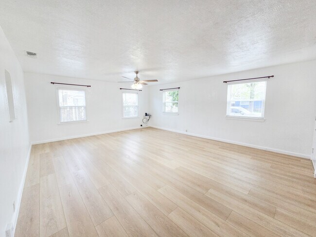 Building Photo - 7140 Chris Ave