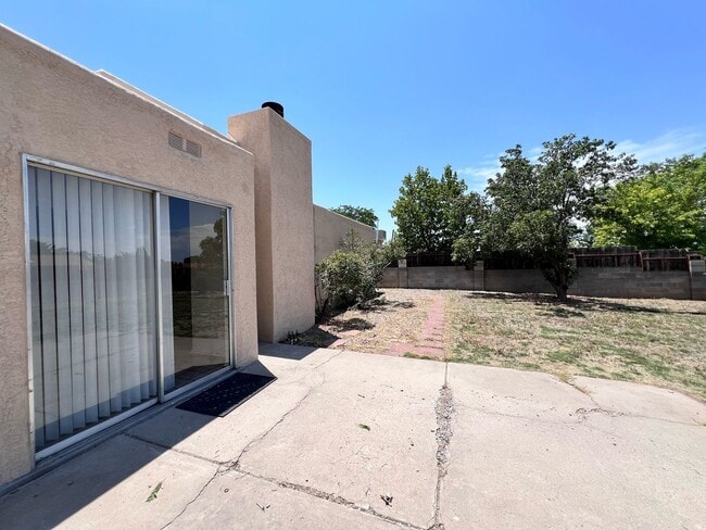 Building Photo - Near Academy Hills Park, Great NE Location...