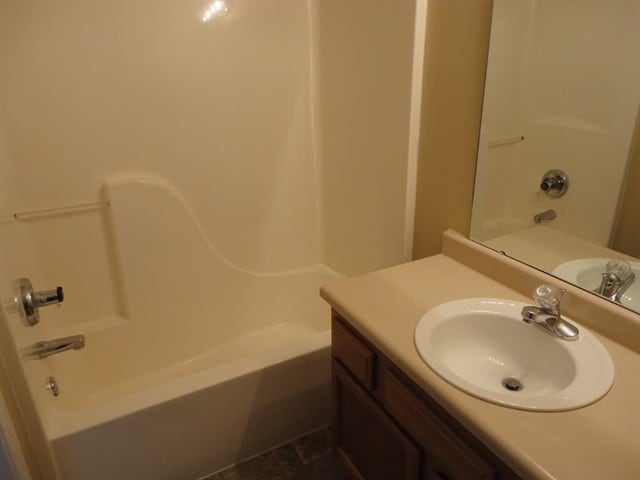 Building Photo - 5943 King Lear Dr