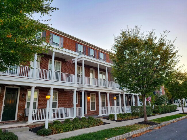 Townhouse with a View - 2B Ellington Road