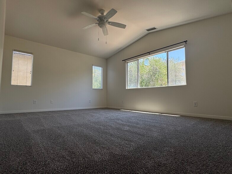 Building Photo - 18 Copperstone Ln