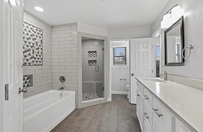 Building Photo - 324 Sioux St