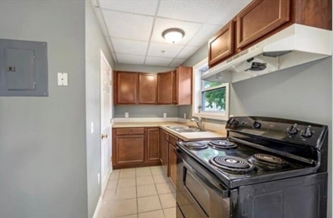 Building Photo - 151 Whipple St