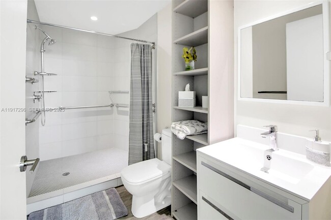 Building Photo - 2900 NE 7th Ave