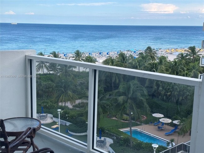 Building Photo - 100 Lincoln Rd