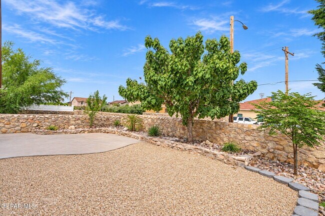 Building Photo - 2724 Granite Rock Pl