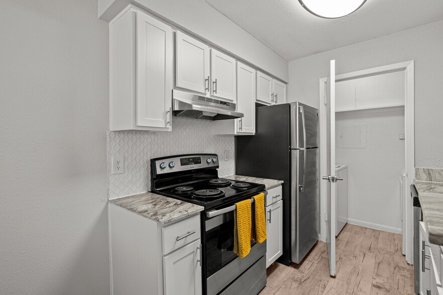 Primary Photo - The Lantern Apartments