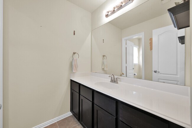 Building Photo - 241 Lake Estates Dr