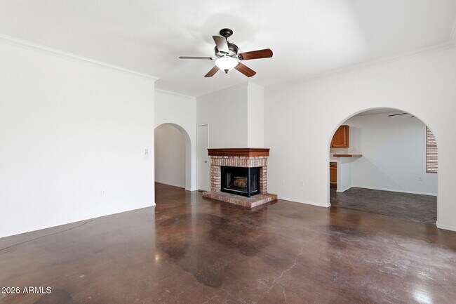 Building Photo - 457 S Meadows Dr
