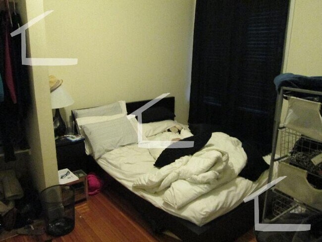 Building Photo - 9/1 No Fee! Modern 3BR apartment near Coolidge Corner, BU!