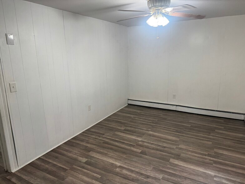 Building Photo - 1048 Birkbeck St