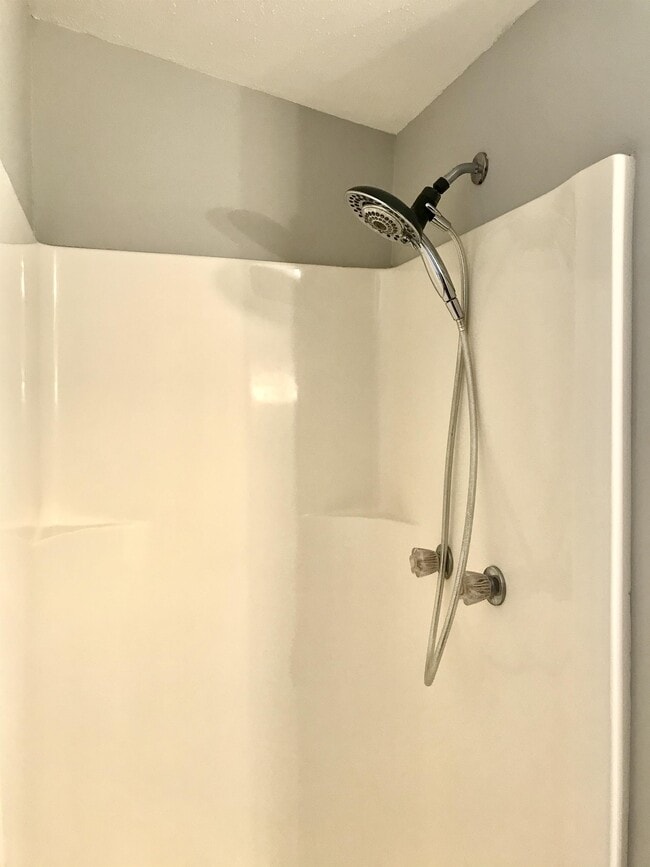 Building Photo - 24 Mathers Farm Rd