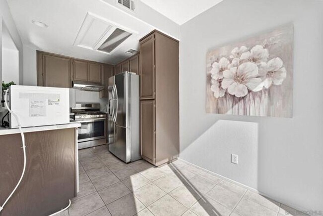 Building Photo - Outstanding Home in Otay Ranch!