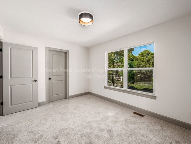 Building Photo - 130 N Guilford Ave