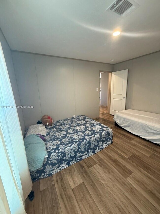 Building Photo - 1250 Homestead Ave