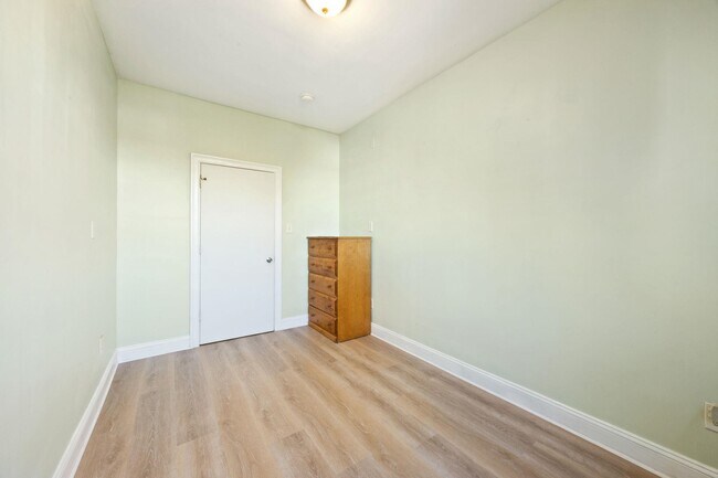 Building Photo - 1722 John F. Kennedy Blvd