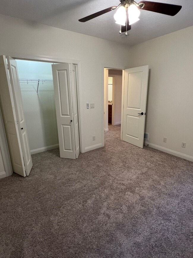 Building Photo - 2712 London Dr