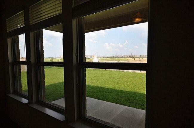 Building Photo - 23607 Legano Dr