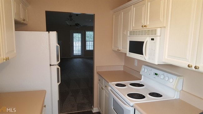 Building Photo - 1731 Summerwoods Ln
