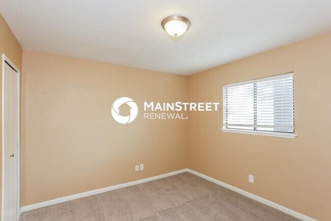Building Photo - 3 Bedroom Pet-Friendly Home in Arlington, TX with Main Street Renewal