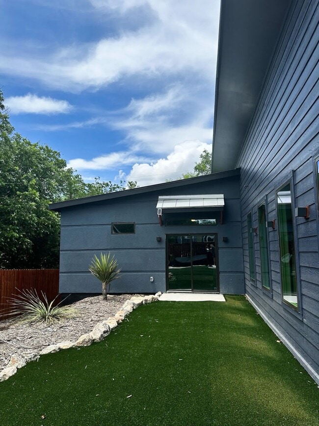 Back Yard with turf - 1827 Gorman