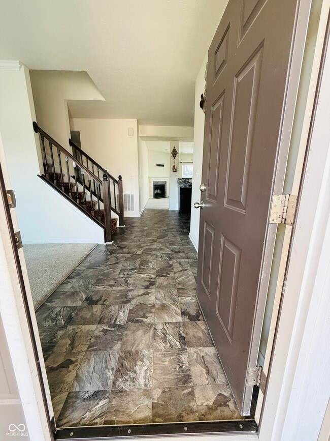 Building Photo - 822 Blue Ash Trail