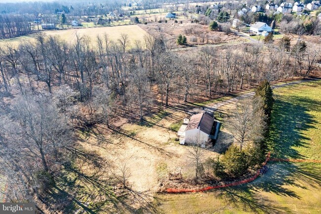 Building Photo - 5400 Curly Hill Rd
