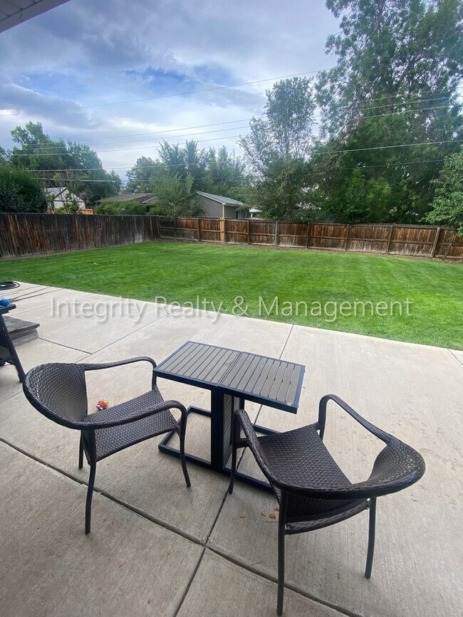 Building Photo - 3367 W Arlington Ave