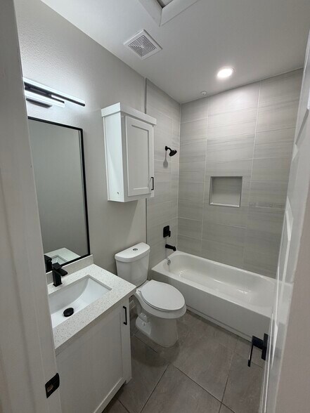 Building Photo - 3524 S Dominique Dr