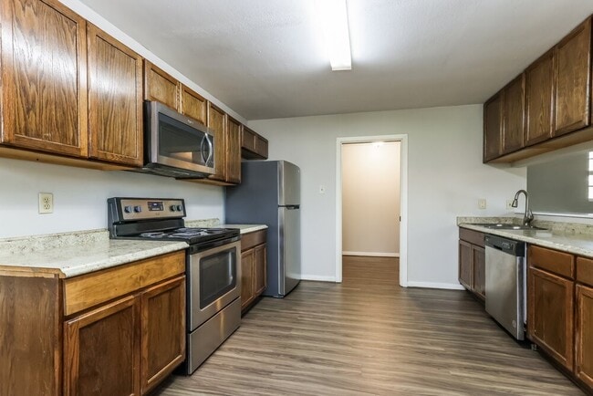 Building Photo - 608 Hilliard St