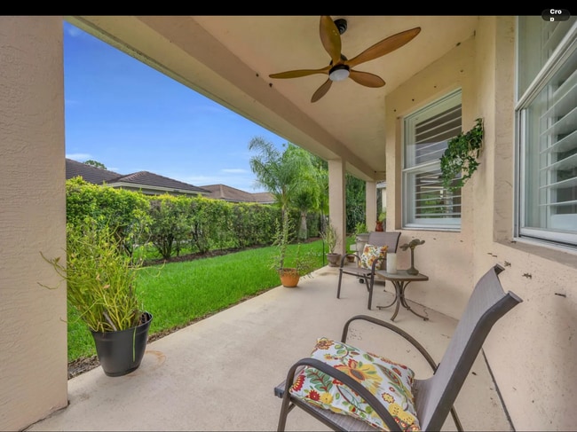 Building Photo - 253 SW Coconut Key Way