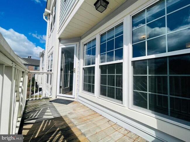 Building Photo - 8069 Stonewall Brigade Ct