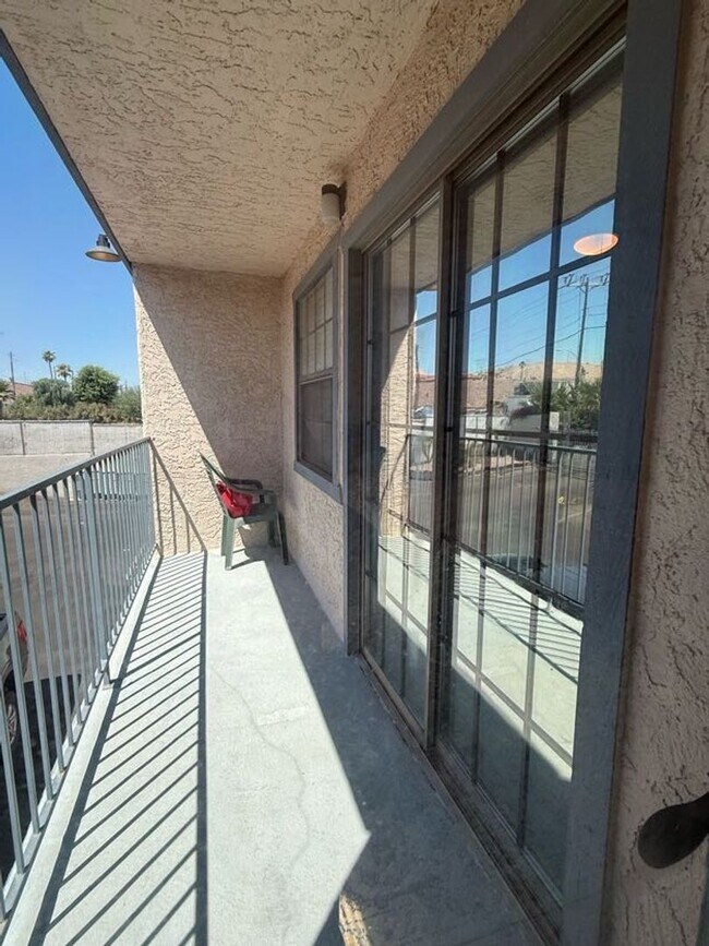 Building Photo - Beautiful Marina View Condo