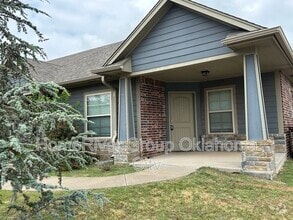Building Photo - 905 SW 92nd St