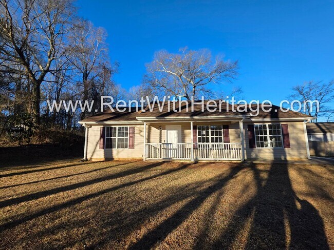Building Photo - Awesome 3 bd/ 2 bath home / Ranch Home / No Steps / Upgrades Galore / Great Location