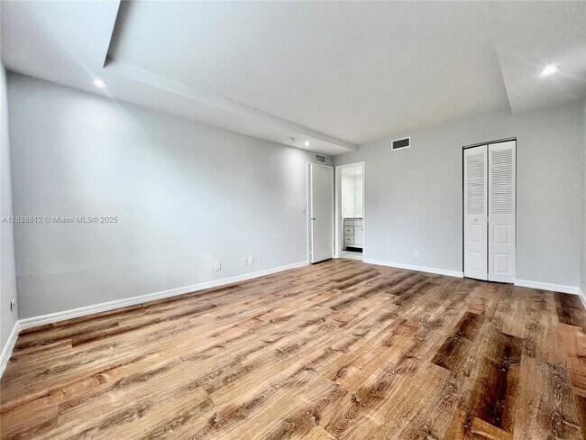 Building Photo - 8450 Lagos De Campo Blvd