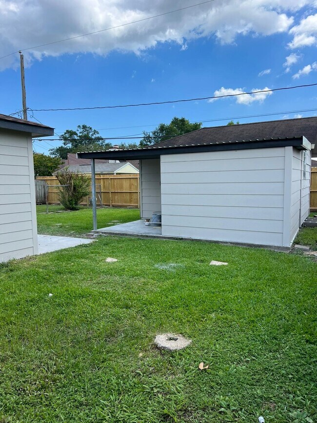 Building Photo - 2522 Kingsdale Dr
