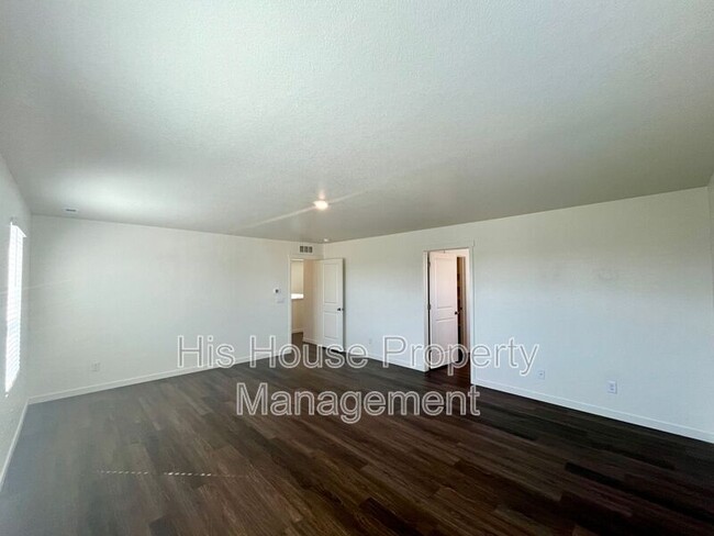 Building Photo - 5001 Abigar St